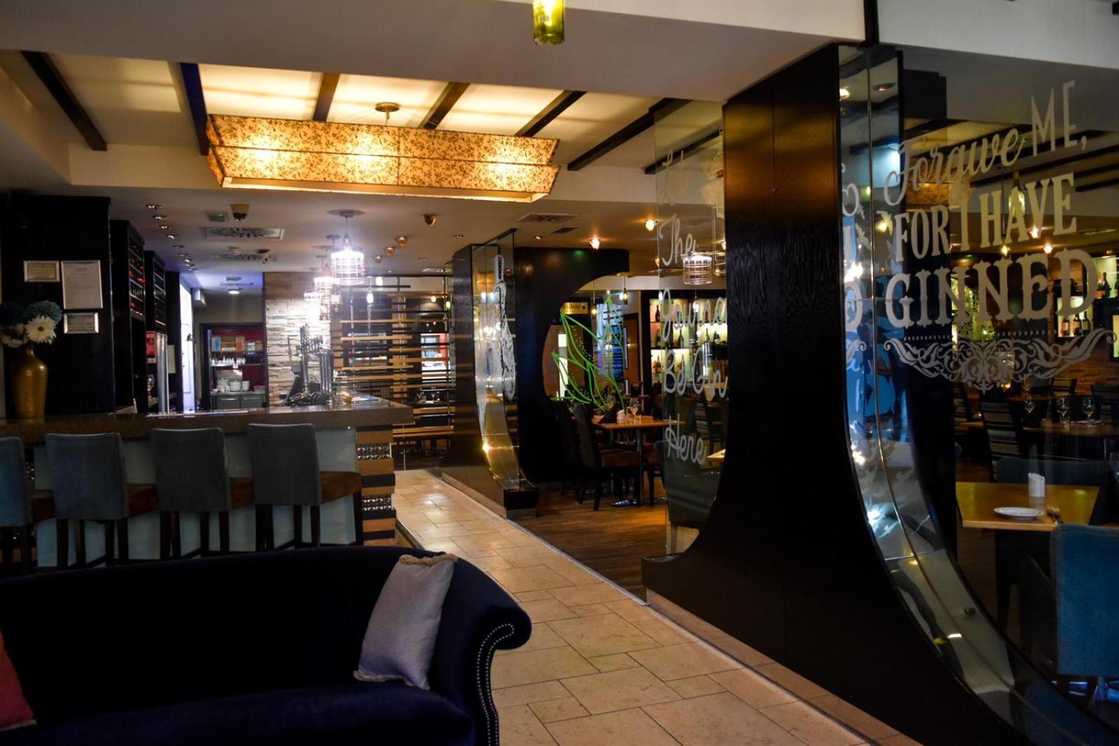 The Bluebell Hotel Neath Ngoại thất bức ảnh