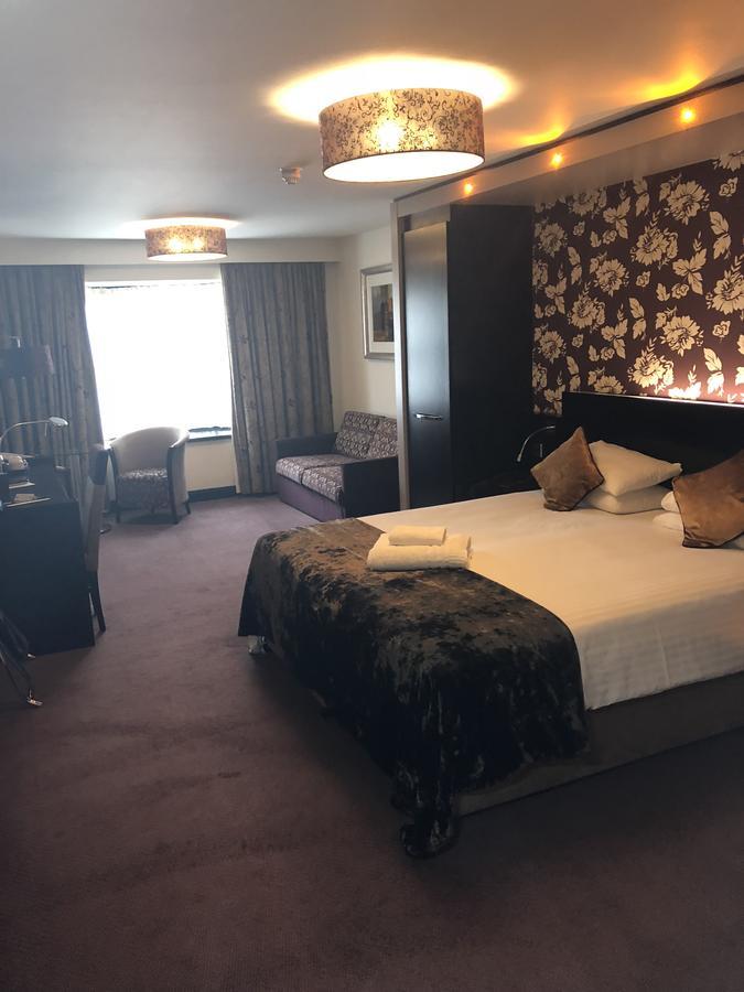 The Bluebell Hotel Neath Ngoại thất bức ảnh