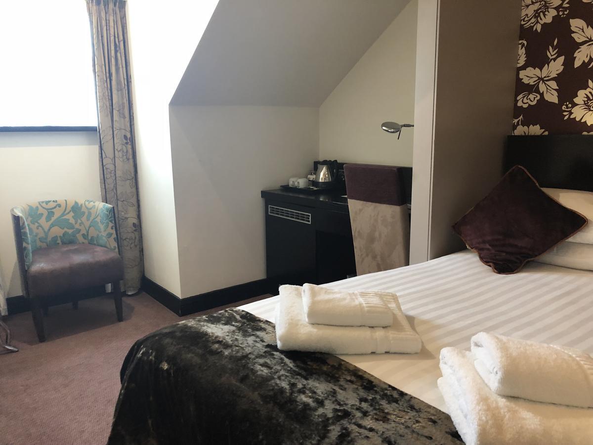 The Bluebell Hotel Neath Ngoại thất bức ảnh
