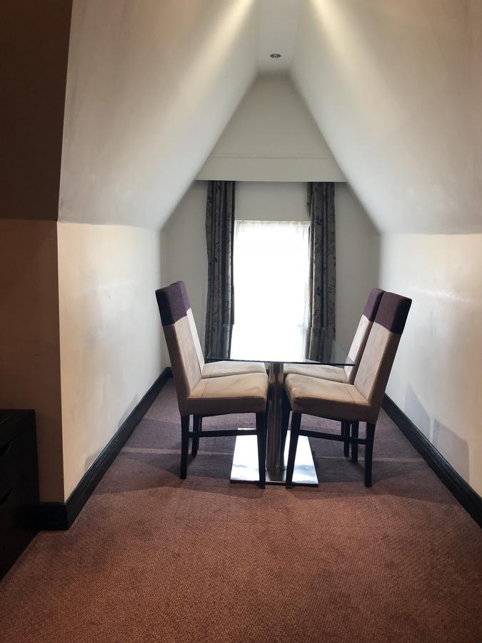 The Bluebell Hotel Neath Ngoại thất bức ảnh
