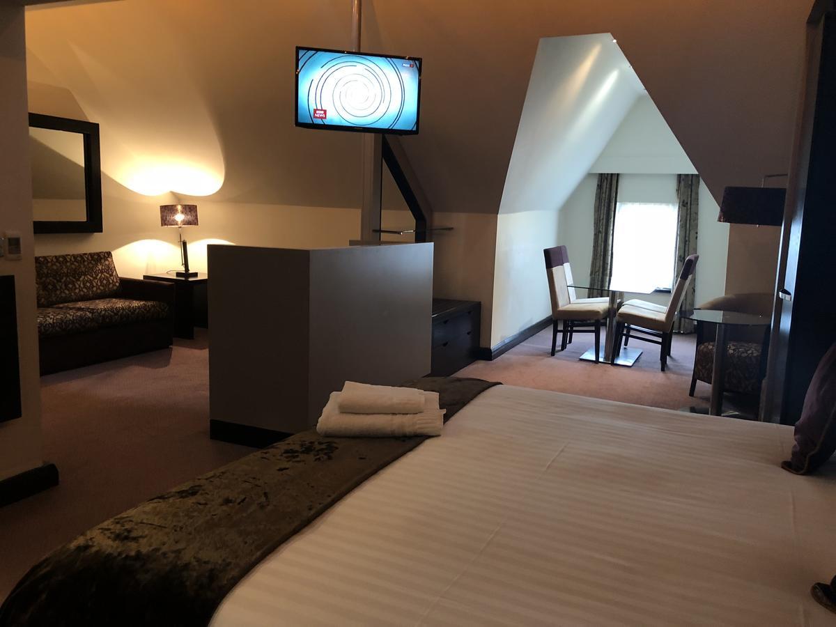The Bluebell Hotel Neath Ngoại thất bức ảnh