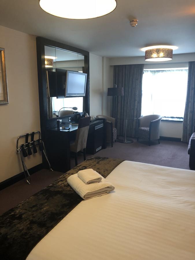 The Bluebell Hotel Neath Ngoại thất bức ảnh