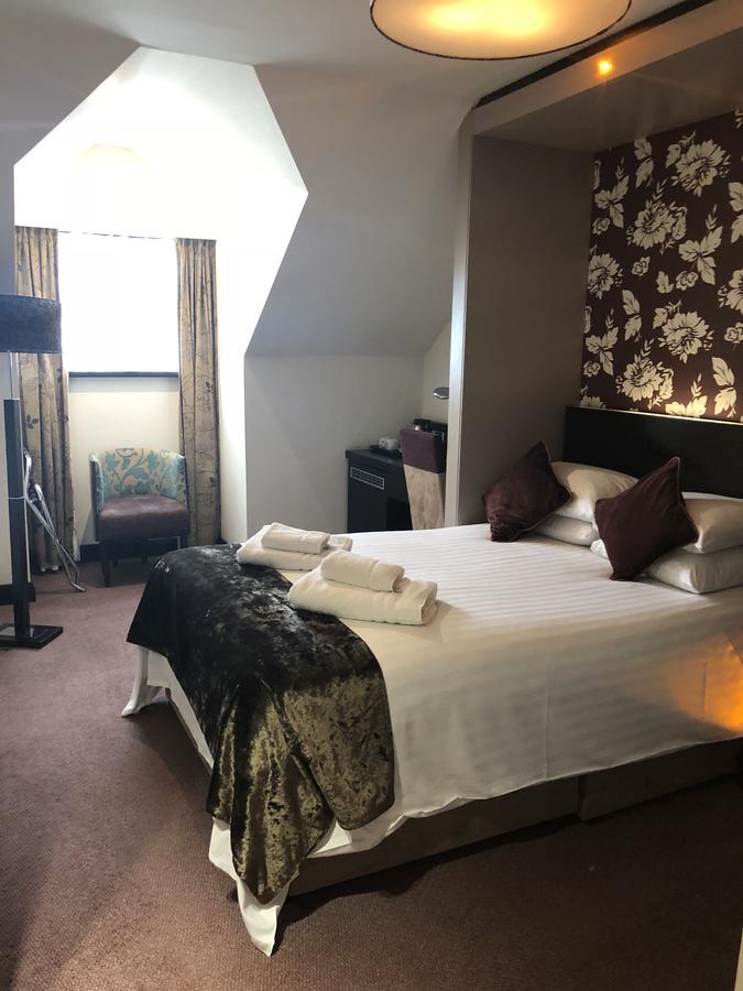 The Bluebell Hotel Neath Ngoại thất bức ảnh
