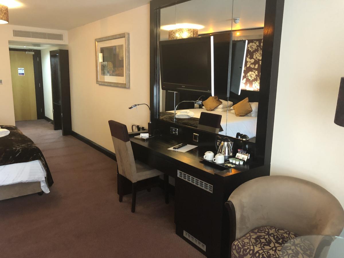 The Bluebell Hotel Neath Ngoại thất bức ảnh