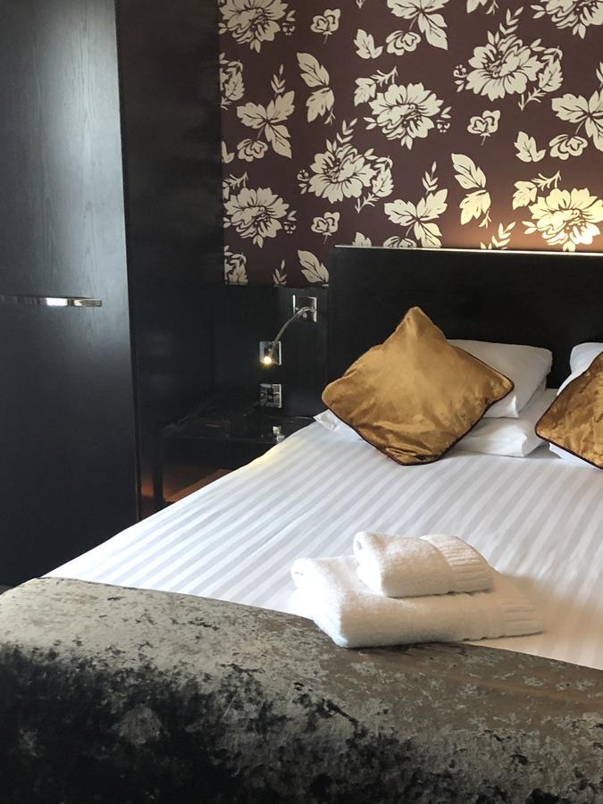 The Bluebell Hotel Neath Ngoại thất bức ảnh