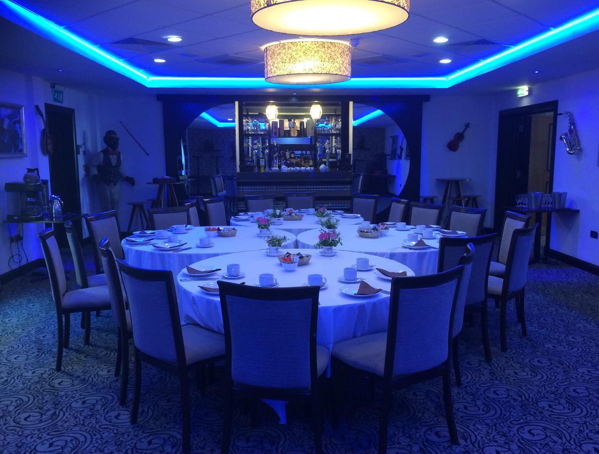 The Bluebell Hotel Neath Ngoại thất bức ảnh